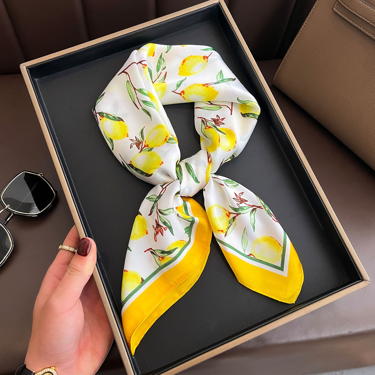 2025 New Yellow Lemon Print Sq - Scarf Silk Square recension och pris