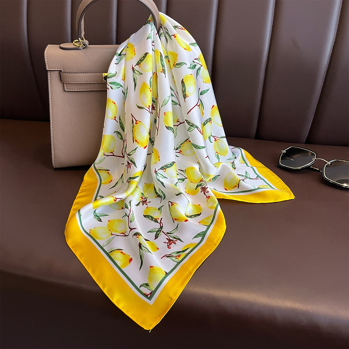 2025 New Yellow Lemon Print Sq - Scarf Silk Square recension och pris